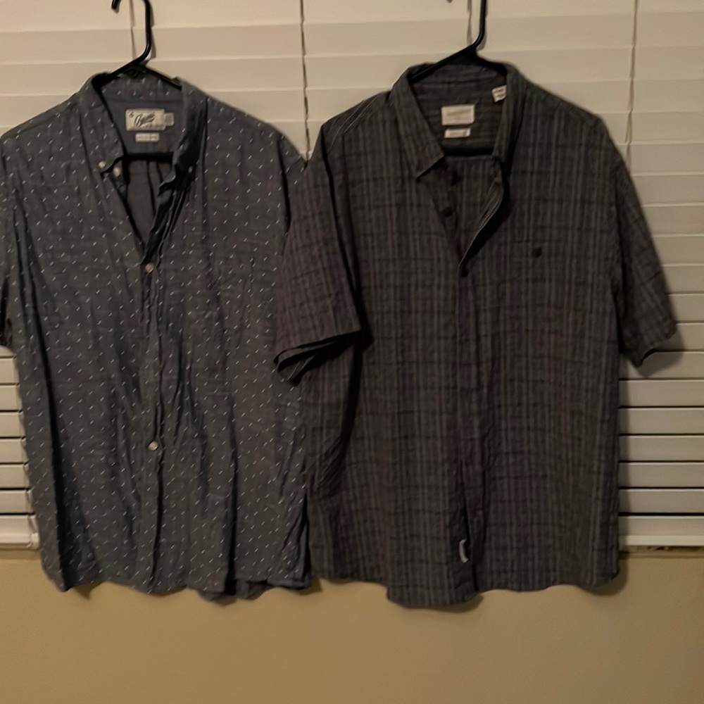 Lot of two men’s shirts